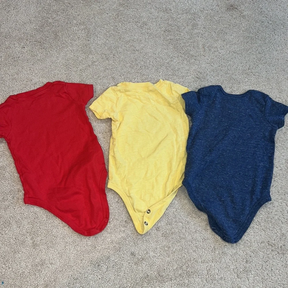 Bundle of Carter’s 12 month clothes - Picture 10 of 16